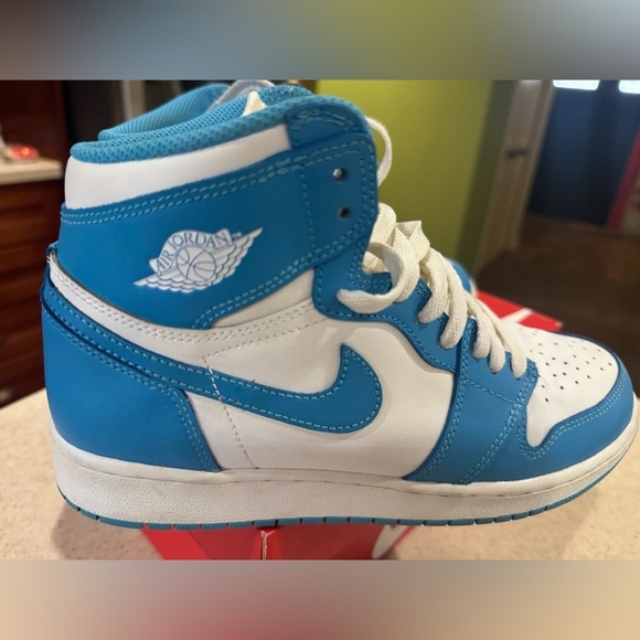 Jordan 1 Retro UNC (GS) 
Youth 7 = Woman’s 8.5 - Picture 9 of 15